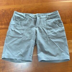 Aventura Shorts Size 6